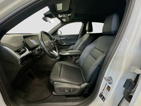 Used 2025 BMW X2 xDrive28i image 13