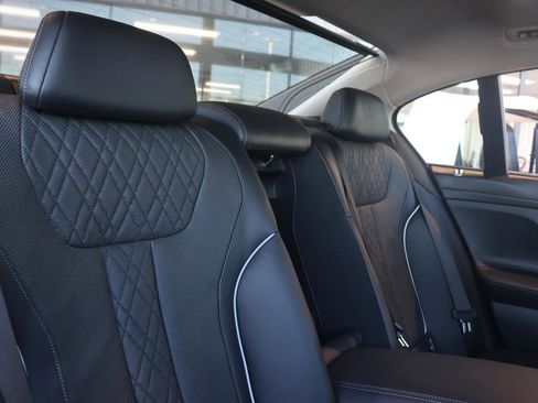 Used 2018 BMW 740i image 21