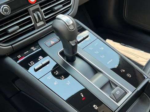 Certified 2026 Porsche Macan Turbo AWD/4WD image 35