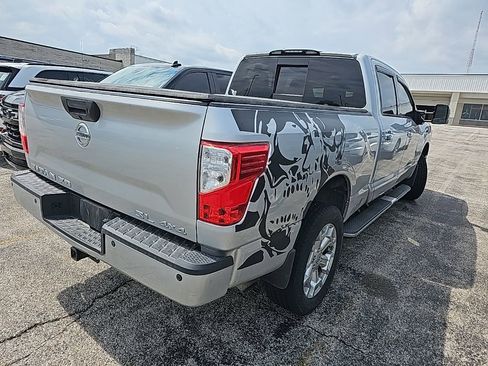 Used 2016 Nissan Titan SL image 10