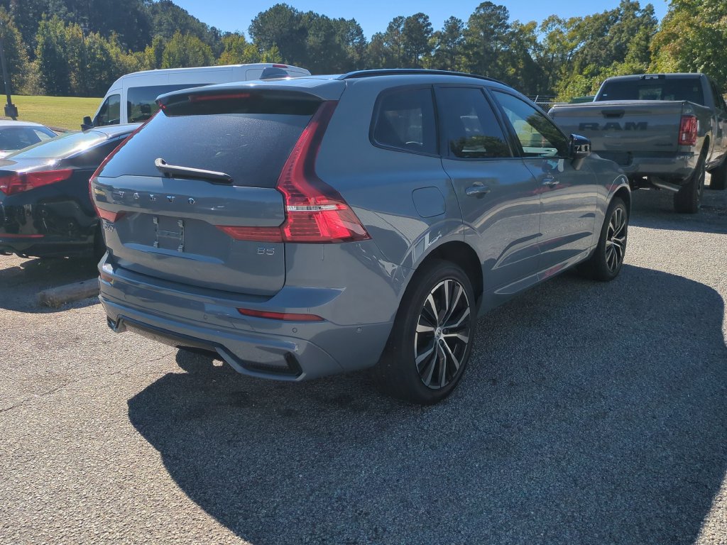 Used 2023 Volvo XC60 B5 Ultimate FWD image 5