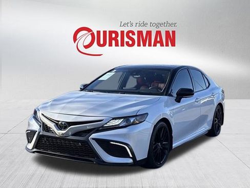 Used 2023 Toyota Camry XSE w/ Navigation Package image 5