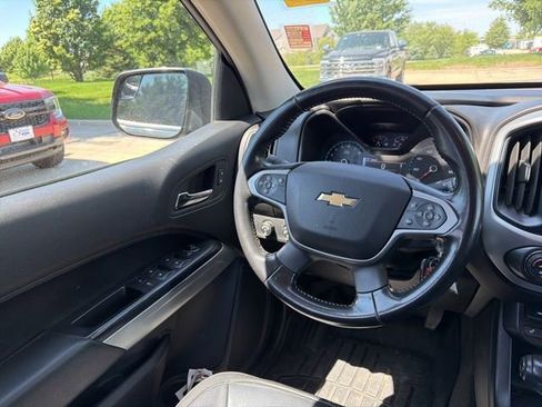 Used 2017 Chevrolet Colorado LT w/ Luxury Package, Chrome AWD/4WD image 18