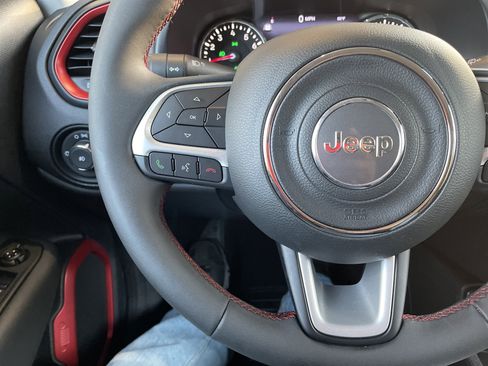 Used 2023 Jeep Renegade Trailhawk image 12