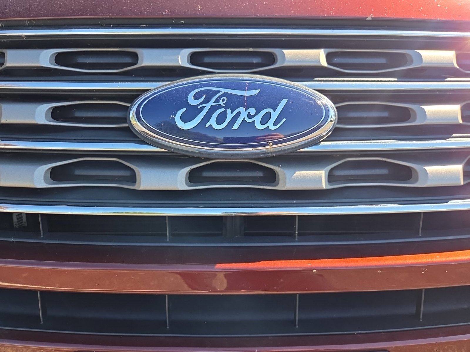 Used 2016 Ford Explorer XLT w/ Equipment Group 202A AWD/4WD image 13