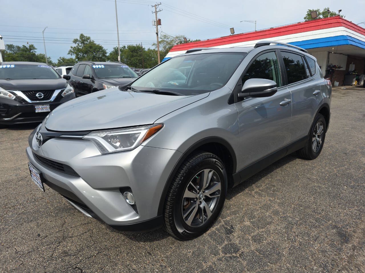 Used 2016 Toyota RAV4 XLE AWD/4WD image 2