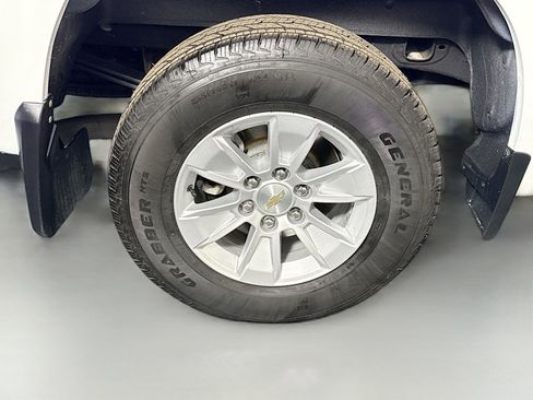 Used 2023 Chevrolet Silverado 1500 LT image 32