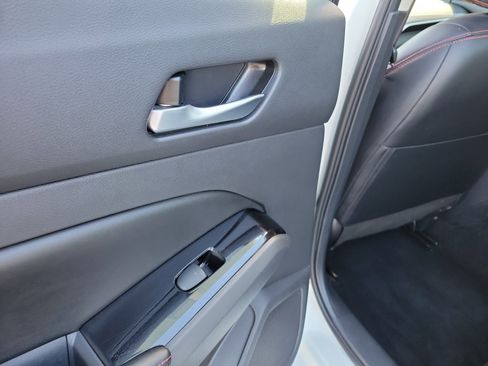 Used 2025 Nissan Altima 2.5 SR FWD image 13