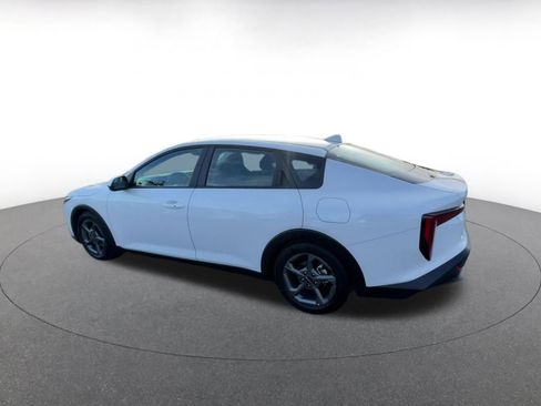 Used 2025 Kia K4 LXS image 10