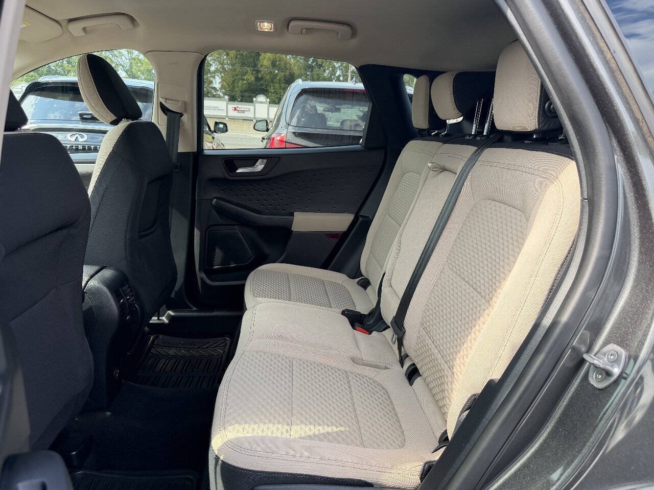 Used 2020 Ford Escape SE FWD image 10