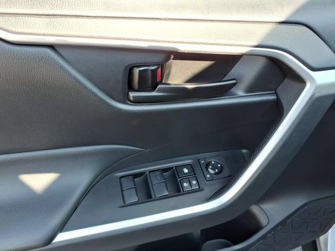 Used 2023 Toyota RAV4 LE FWD image 4