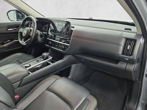 Used 2024 Nissan Pathfinder SL AWD/4WD image 24