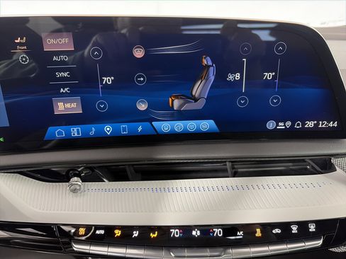 Certified 2025 Cadillac Optiq Sport 2 image 23