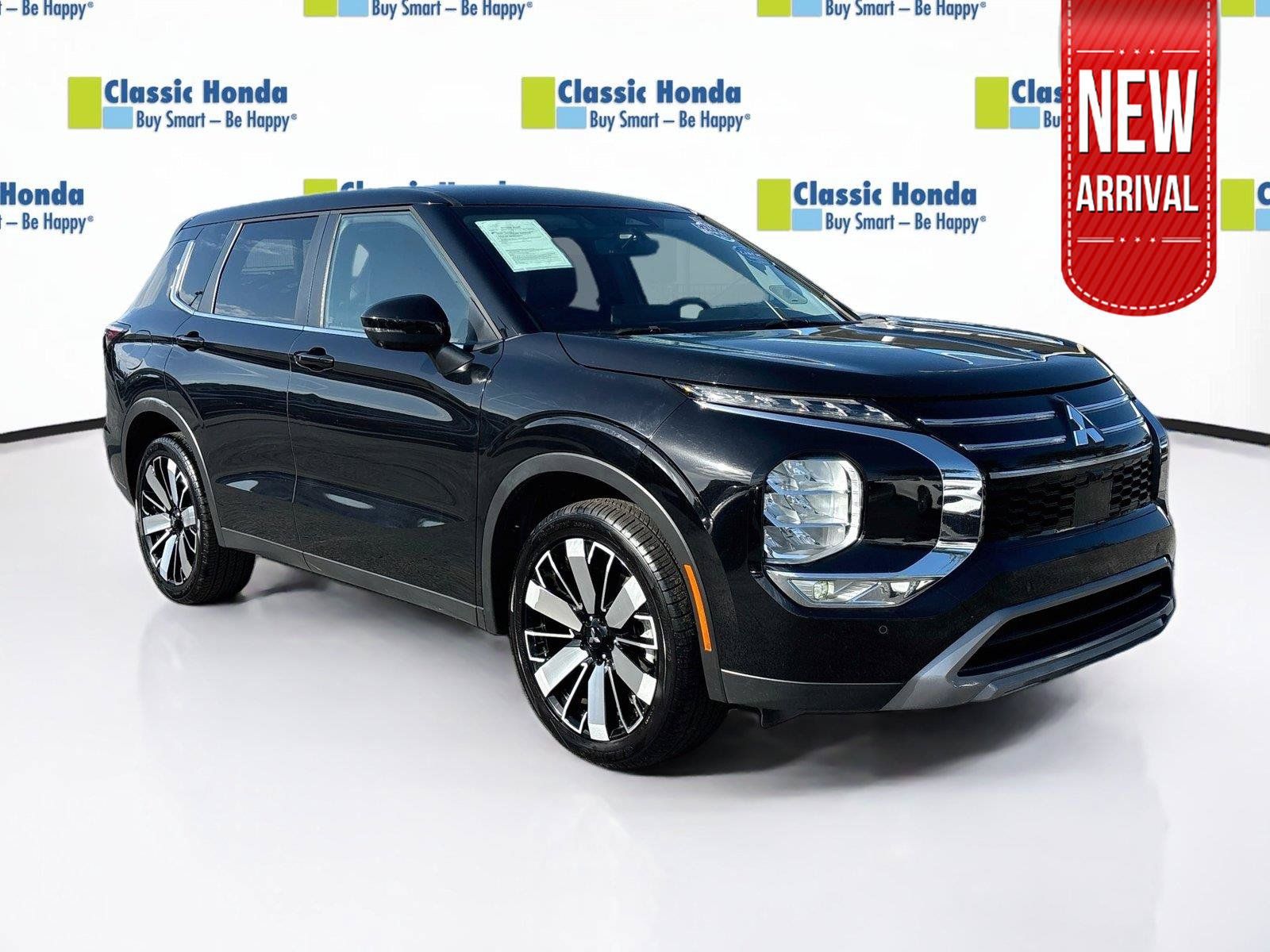 Used 2025 Mitsubishi Outlander SE FWD image 1