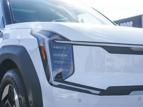 New 2026 Kia EV9 Wind image 19