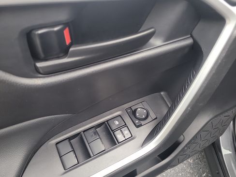 Certified 2025 Toyota RAV4 LE FWD image 17