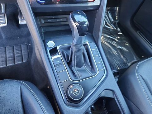 Certified 2022 Volkswagen Tiguan SE R-Line image 19