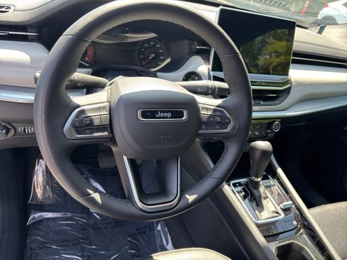 Used 2025 Jeep Compass Limited AWD/4WD image 29