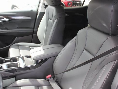 New 2025 Buick Envision Preferred image 2