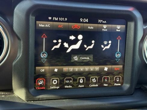 Used 2022 Jeep Gladiator Rubicon w/ LED Lighting Group AWD/4WD image 17