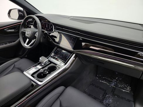 Used 2025 Audi Q8 Prestige w/ Prestige Package AWD/4WD image 20