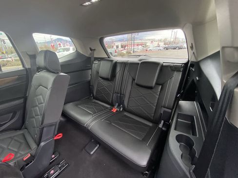 Used 2025 Volkswagen Atlas SE image 22