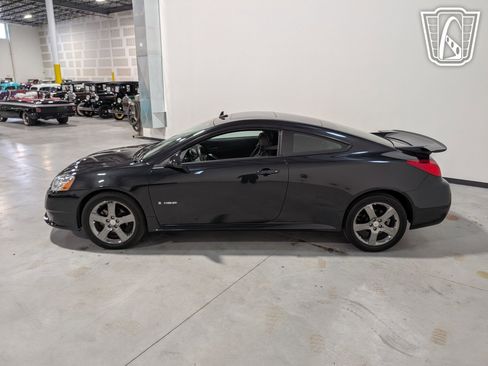 Used 2009 Pontiac G6 GXP w/ Sun And Sound Package image 5