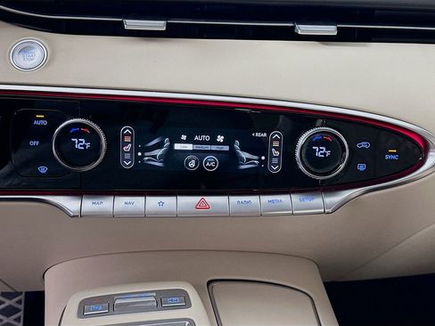 Used 2022 Genesis GV70 3.5T Sport w/ Sport Prestige Package image 16