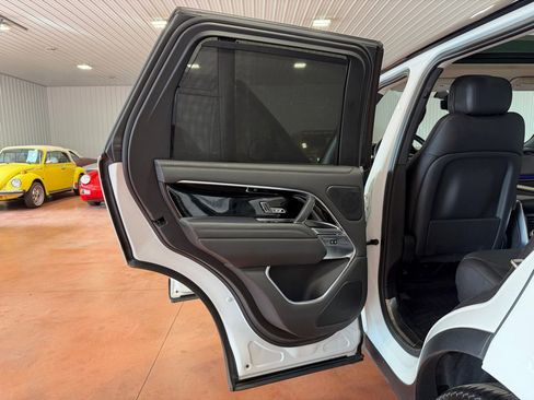 Used 2022 Land Rover Range Rover SE image 18