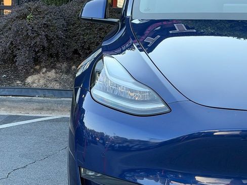 Used 2021 Tesla Model Y Long Range AWD/4WD image 4