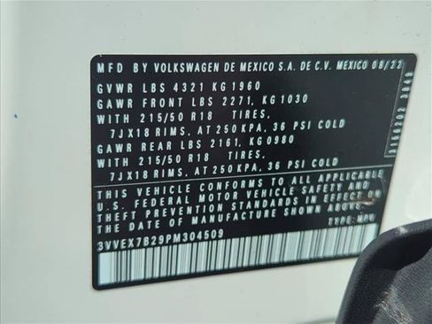 Used 2023 Volkswagen Taos SE w/ Panoramic Sunroof Package FWD image 24