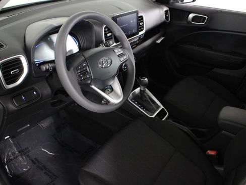 Certified 2026 Hyundai Venue SE FWD image 19