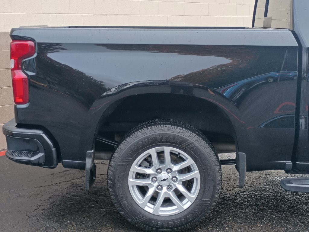 Used 2022 Chevrolet Silverado 1500 RST w/ Convenience Package II AWD/4WD image 4