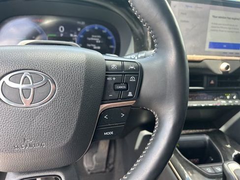 Used 2024 Toyota Crown Platinum AWD/4WD image 20