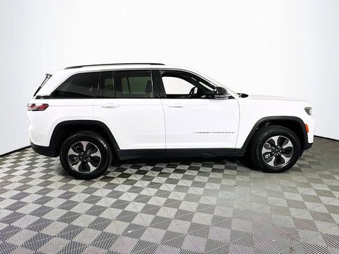 Used 2022 Jeep Grand Cherokee Limited 4xe w/ Luxury Tech Group II AWD/4WD image 8