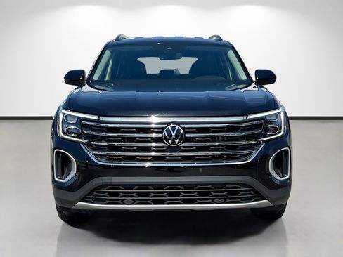 Used 2025 Volkswagen Atlas SE FWD image 8