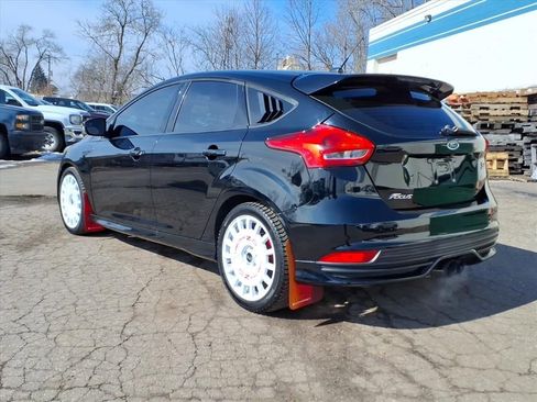 Used 2017 Ford Focus ST image 8