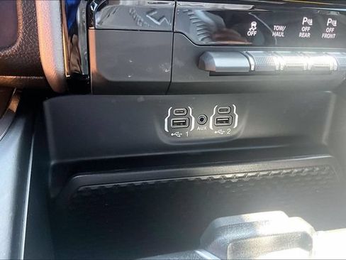 Used 2024 RAM 1500 Laramie AWD/4WD image 32