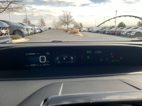 Used 2020 Toyota Prius Prime Limited image 10