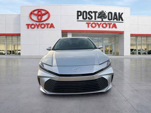 Used 2025 Toyota Camry LE FWD image 2