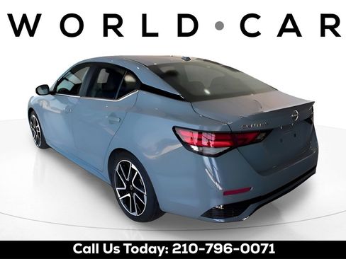 Used 2025 Nissan Sentra SR w/ SR Premium Package image 5