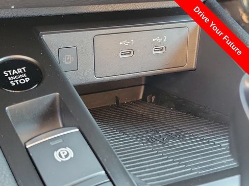 Used 2025 Nissan Kicks SV FWD image 11