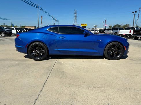 Used 2022 Chevrolet Camaro LT w/ Technology Package RWD image 5