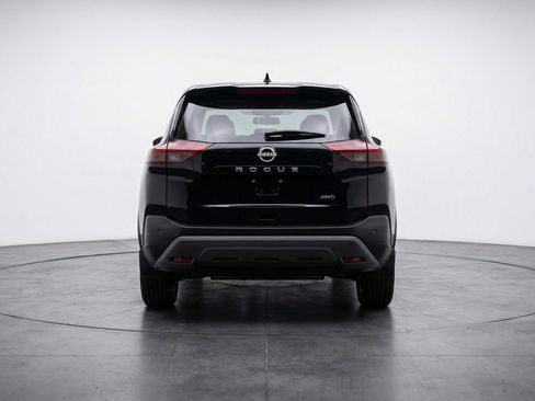 Used 2025 Nissan Rogue SV image 7