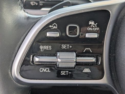 Used 2022 Mercedes-Benz GLE 450 4MATIC image 11