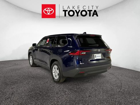New 2026 Toyota Grand Highlander LE image 3