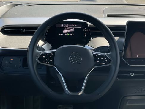 Certified 2025 Volkswagen ID. Buzz Pro S RWD image 8