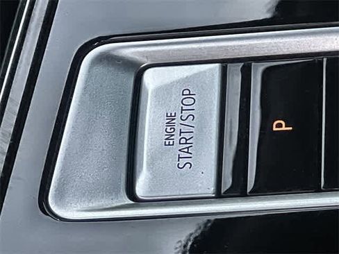 Used 2024 Volkswagen Atlas Cross Sport SE image 28