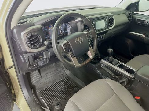 Used 2019 Toyota Tacoma SR5 RWD image 10