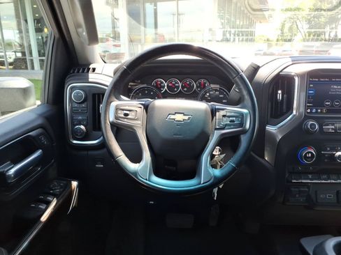 Used 2023 Chevrolet Silverado 2500 LT AWD/4WD image 16